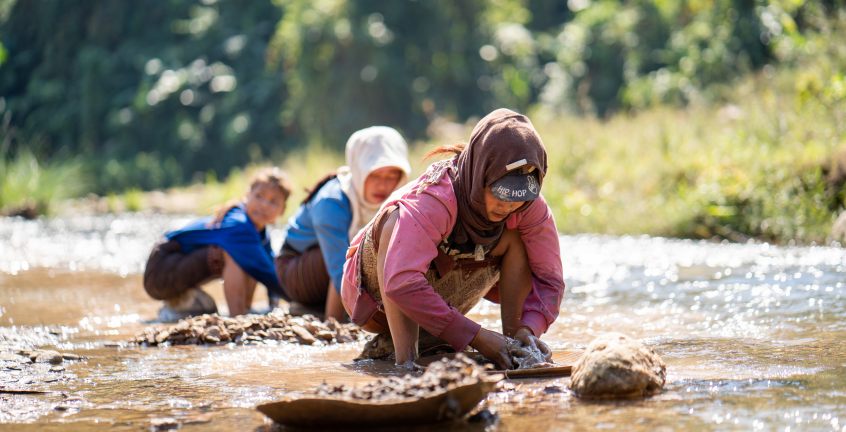 Gold Panning Experience at golden villages